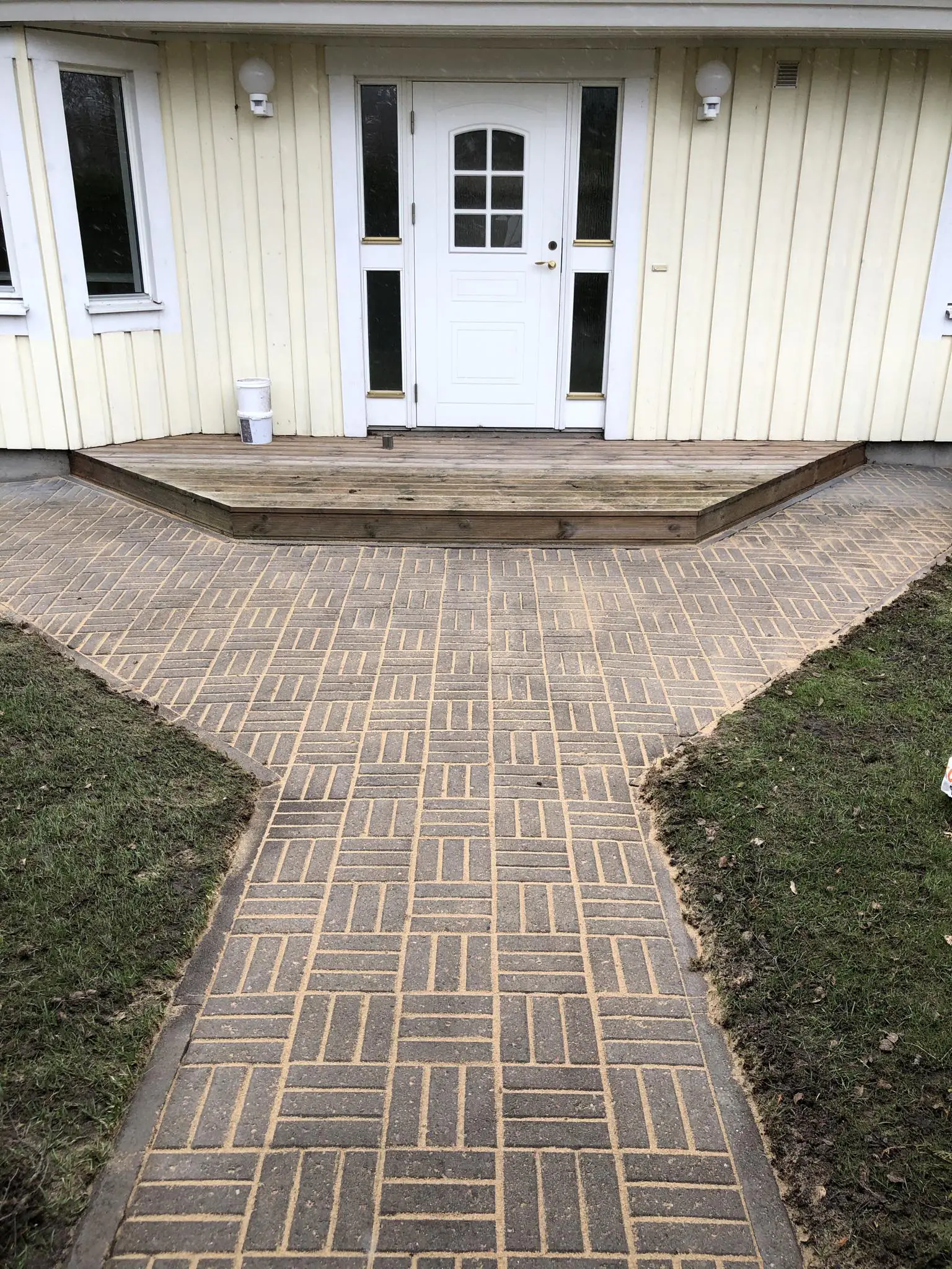 tänavakivide puhastamine